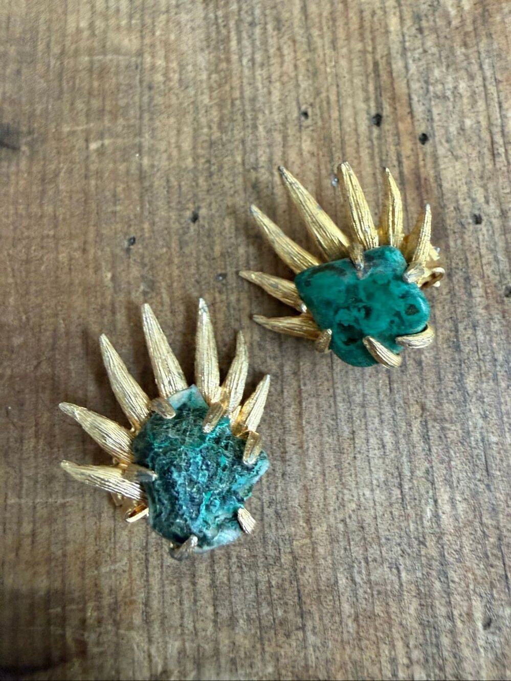 Vintage MCM Karu Arke Brutalist Gold Tone Starburst Green Stone Clip On Earrings